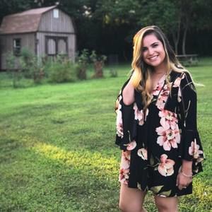 Meet your Posher, Elizabeth